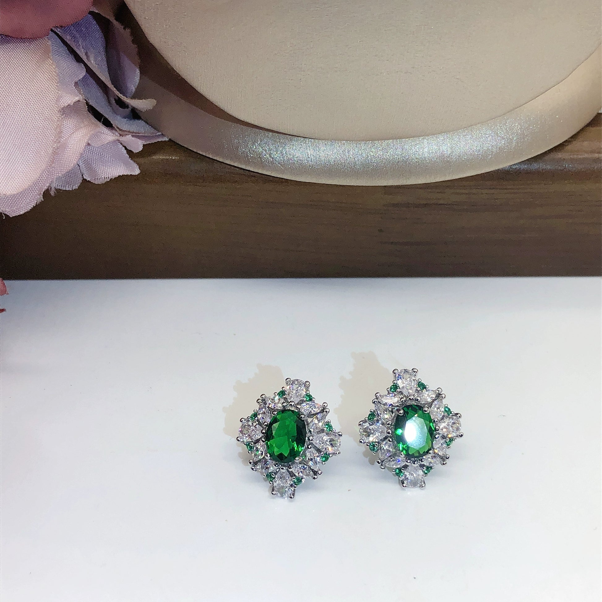Youngever New Arrival Imitation Emerald Color Treasure Ring Retro Luxury Full Rhinestone Zircon Pendant Egg Surface Stud Earrings