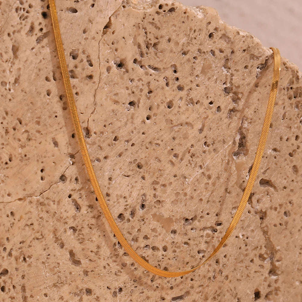 E.B.belle Blade Chain Necklace Stainless Steel Hypoallergenic 18K Gold Plated Minimalist Women's Neck Chain Jewelry Decoration