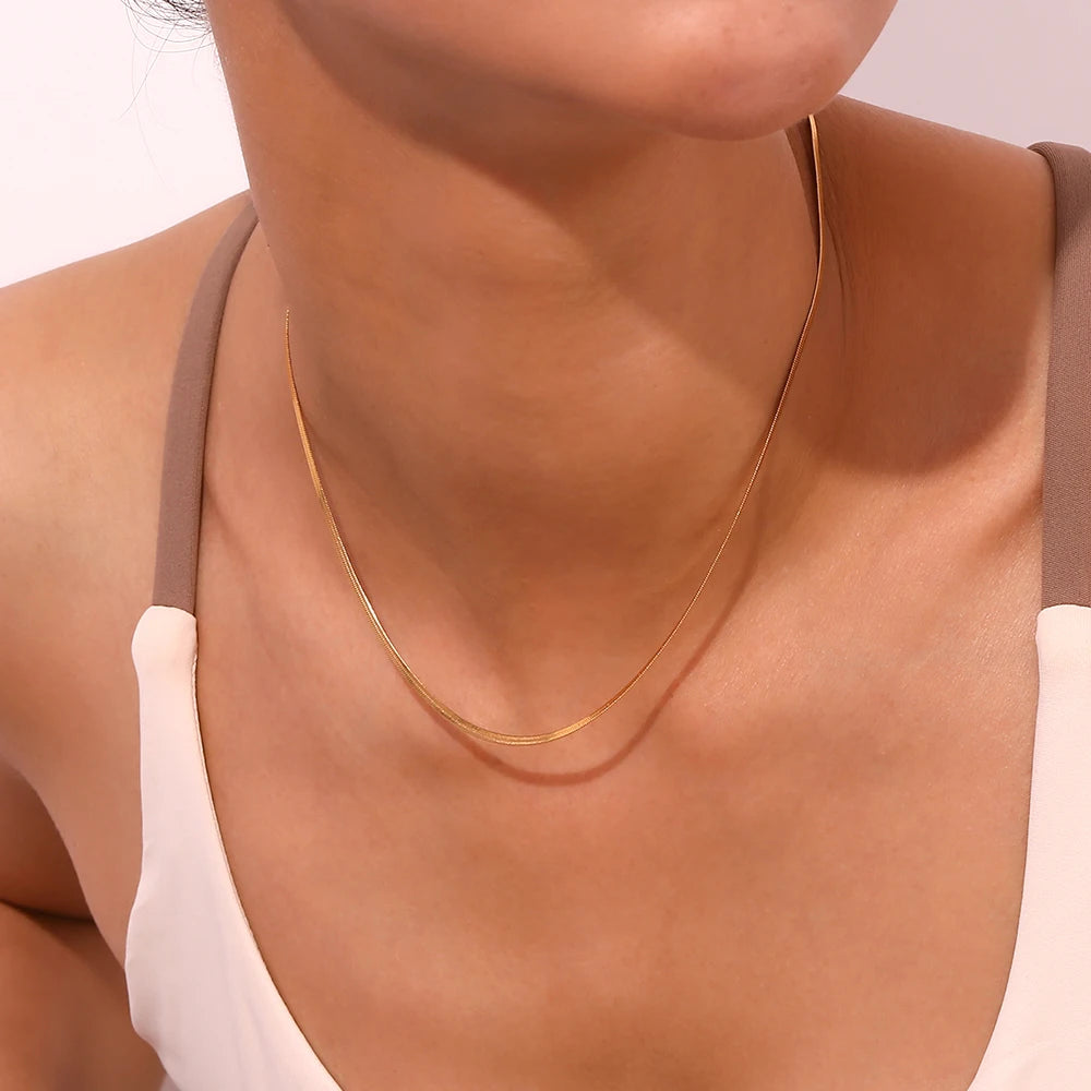 E.B.belle Blade Chain Necklace Stainless Steel Hypoallergenic 18K Gold Plated Minimalist Women's Neck Chain Jewelry Decoration